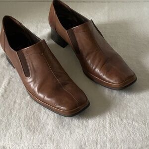 Rangoni Brown Leather Flats with Square-Toed Design Italy